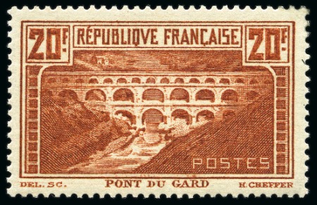 Stamp of France 1929-31 20F Pont du Gard, Type I chaudron clair, neuf