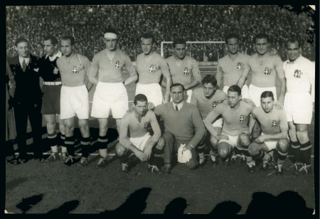 Stamp of Topics » Sport and Games » Football 1931 Original press agency photo of the Italian national team which played against Hungary in December 1931