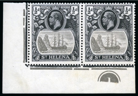 Stamp of St. Helena 1922-37 1/2d Grey & Black showing variety "cleft rock" in two mint lower left corner marginal plate pairs
