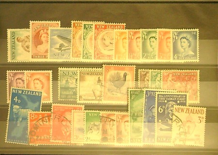 Stamp of Large Lots and Collections New Zealand: 1917-47 Specialised collection collection mounted and
