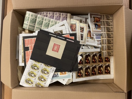 Box 43, All World, Stamps and sheets with nice topics,